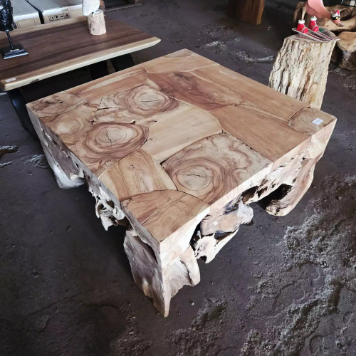Table basse souche de teck creusé 80x80 cm